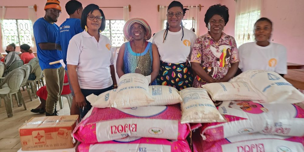 1 DAY DISTRUBUTION OF FOOD ITERMS TO 50 WIDOWS AND IDPS   DONE BY DREAMERS HOPE FOUNDATION IN PARTNERSHIP WITH OGCEYOD AT THE WOMEN EMPOWERMENT CENTER LIMBE.